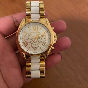 Watch *needs a battery*